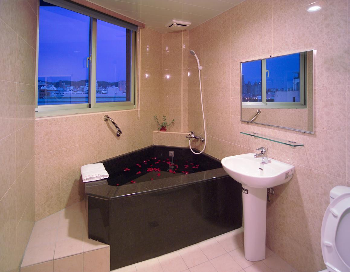 Hua Tai Hotel Hsinchu Luaran gambar